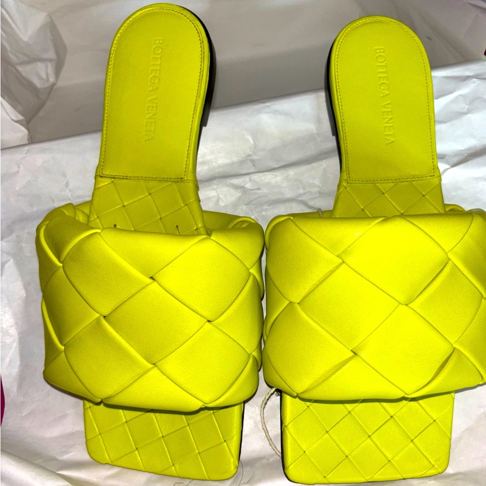 Bottega Veneta Acid Green sandal